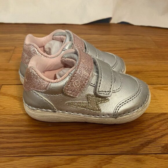 Stride Rite Silver and Pink Baby Shoes - Picture 1 of 10